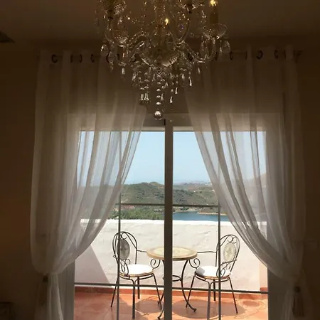 度假居 Luxury Duplex With Views. 马尔韦利亚